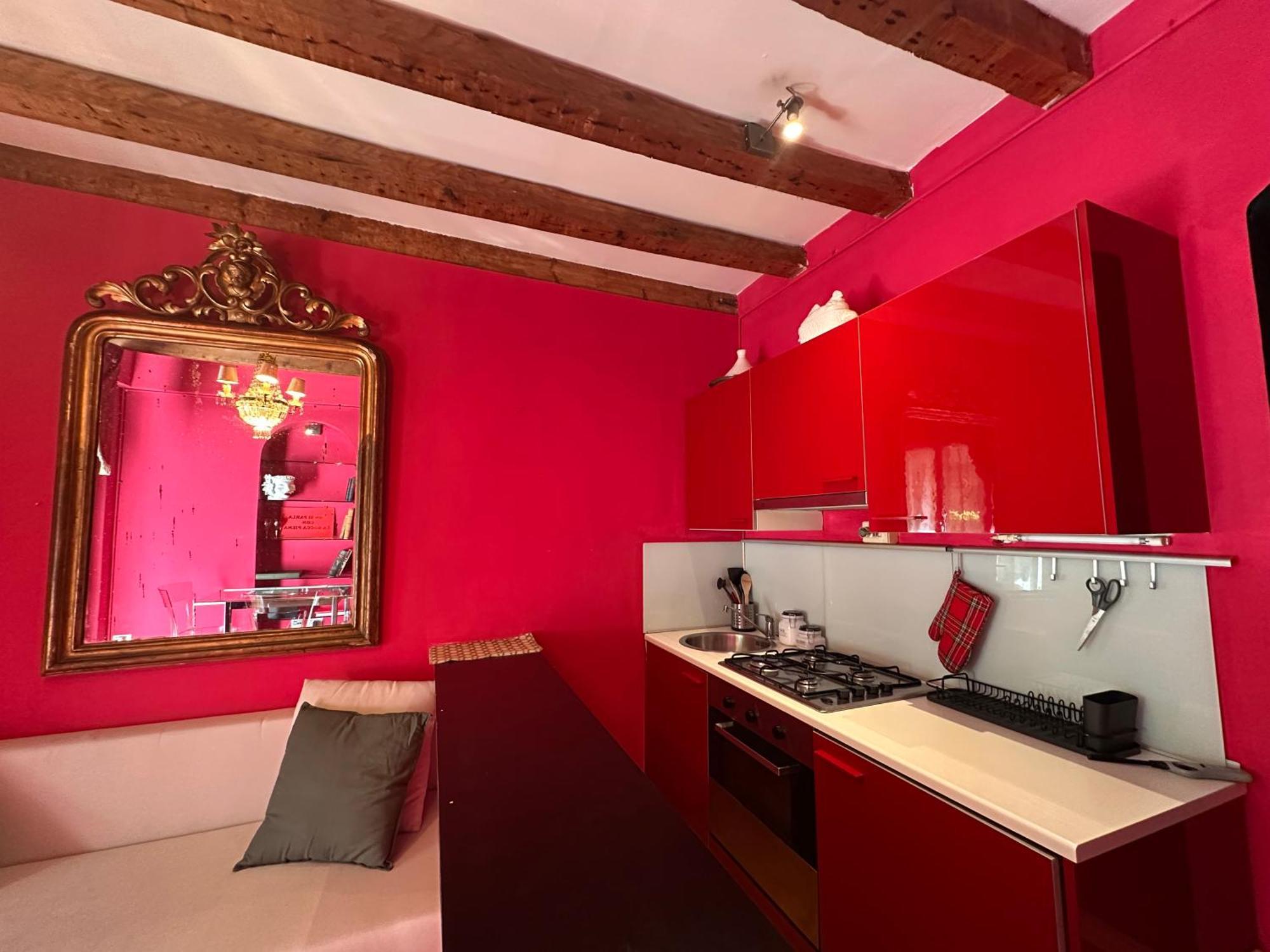 La Vie En Rouge - Porta Venezia * Milan